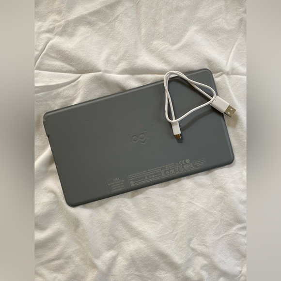 Logitech Keys-To-Go Bluetooth Keyboard - Picture 2 of 2